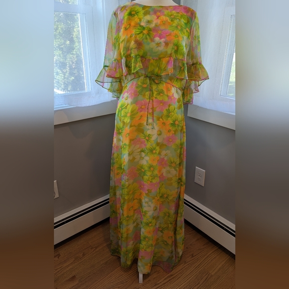 Dresses & Skirts - Vintage 1970s Bohemian Floral Dress